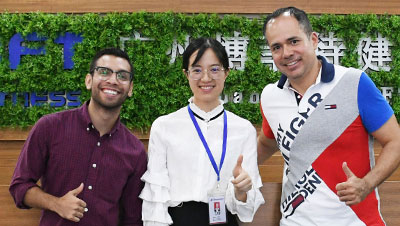 Mexican customers come to China to purchase gym equipment