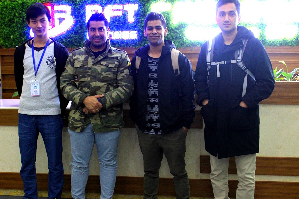 Customers From Saudi Arabia Testing Multi Gym Functional Trainer & Smith Machine