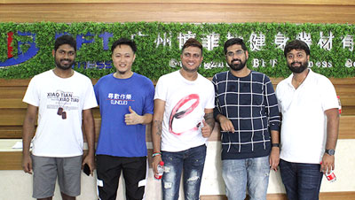 Indian customers came to China to buy fitness equipment