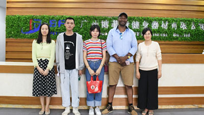 Mozambican customers import Chinese fitness equipment