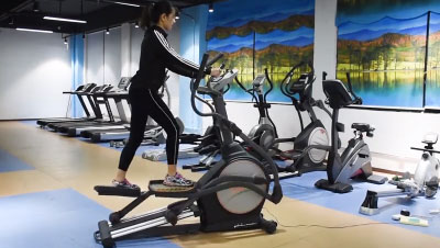 Elliptical machine workout use the best cross trainer